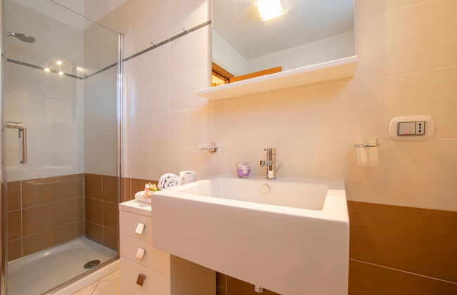 Vista di Maccagno Fantastico Pool - Foto 11