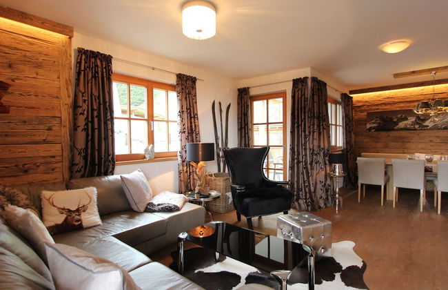 Unique & Exclusively Furnished Chalet near Ski Lift - Foto 12