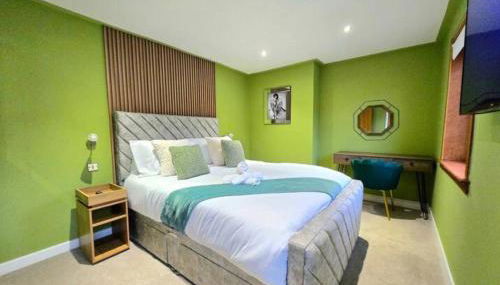 Super luxury 2 bedroom, full house sleep 5 with garden & parking close to airport - Foto 3