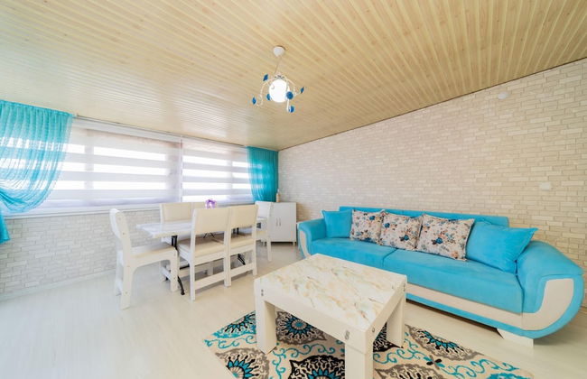 Capacious Flat With Terrace in Central Muratpasa - Photo 11