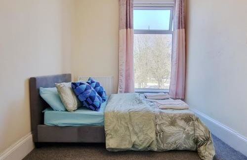 2 Bedroom Flat Free Parking Fast Wi-Fi Self Check-in Visit Manchester Oldham Bury - Foto 24