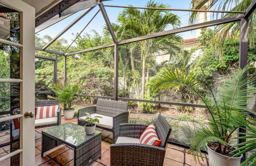 Heated pool Quiet Neighborhood Family Vacation Escape Key - Foto 19