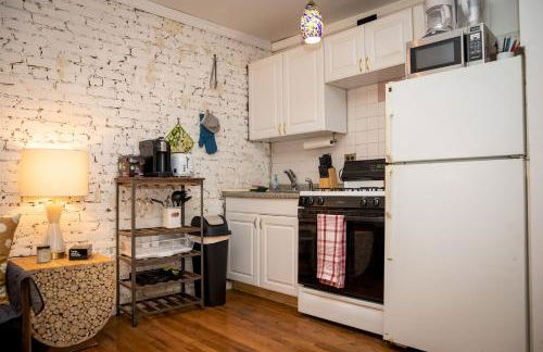 Sunny Fully Furnished Studio in Chelsea - Photo 5