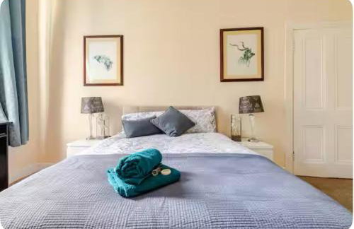 3 Bed Central Apartment - Pet Friendly & Parking - Foto 12