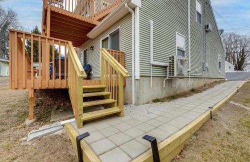 Walk to Eastern Point Beach Apt with Water View! - Foto 22