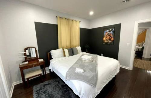 W3S - Large 7br 3bath - Sleeps 20 - 3 Living rooms - Yard and Deck - Foto 33