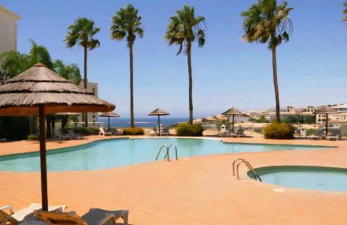Spacious Apartment near Porto de Mos Beach, Lagos. - Photo 1