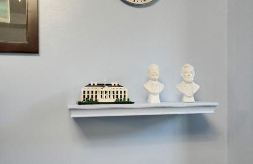 Cap Hill Row 2 Bedrooms, Walk to Sights, Parking - Photo 8