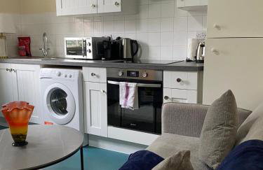 NEW LISTING! - Cosy 1Bd Nestled in Teddington - Foto 11