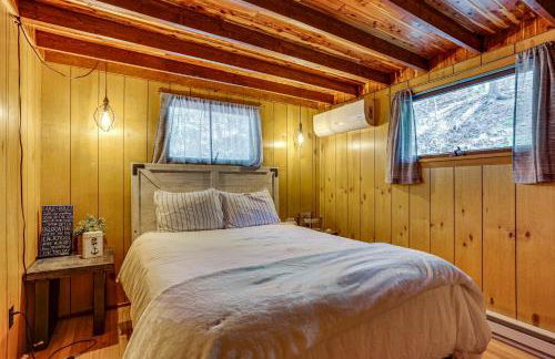 Less Than 1 Mi to Lake Cabin with Hot Tub in Greentown! - Foto 21