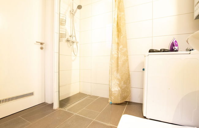 Spacious House - Photo 70