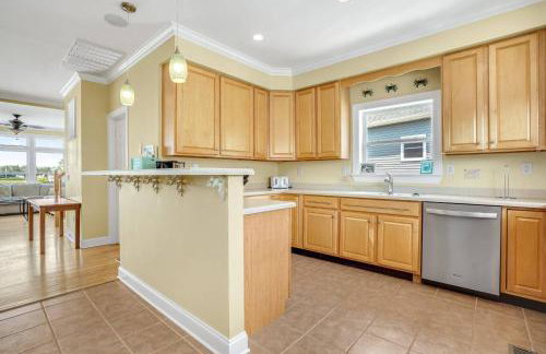 Diving Duck - Waterfront home w Hot tub & Boat dock & King Bed - Foto 24