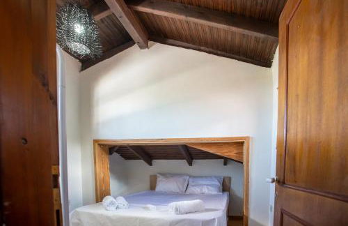 Τraditional fully detached villa on a luxurious hillock of Thessaloniki with its own garden also for family & wedding gatherings for 10 to 25 people only 15 minutes from airport - Foto 30