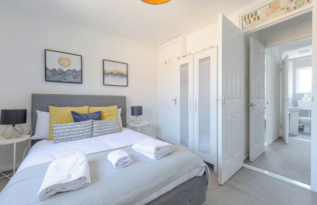 Lovely 4 Bed House w Garden, 1 Stop to Waterloo - Foto 3