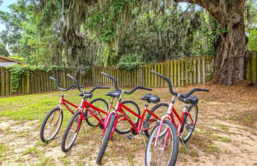 Gritz & Giggles, Where Southern Charm Meets Belly Laughs - Foto 25