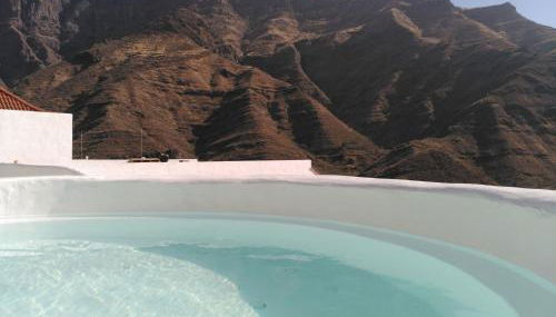 Vilna House with private pool, jacuzzi and garden -Optional pool and jacuzzi heating - Foto 3