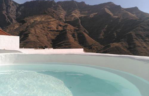 Vilna House with private pool, jacuzzi and garden -Optional pool and jacuzzi heating - Foto 3