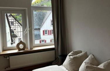 Mosel-Charm - Urige Dachgeschosswohnung für 6 Personen - 3 Schlafzimmer, Fahrradkeller & Gratis WLAN - BG Living & Hosting - Foto 11