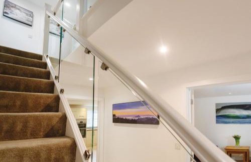 Luxe Detached 3 Bed Luxe House on Exclusive Private Estate Close to Coast Free Hot Tub Sleeps 6 Private Parking for 2 Cars - Photo 14