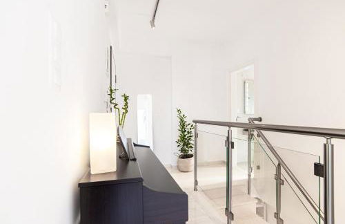 Delightful Penthouse - Photo 33