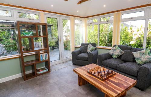 Little Acorns - Photo 5