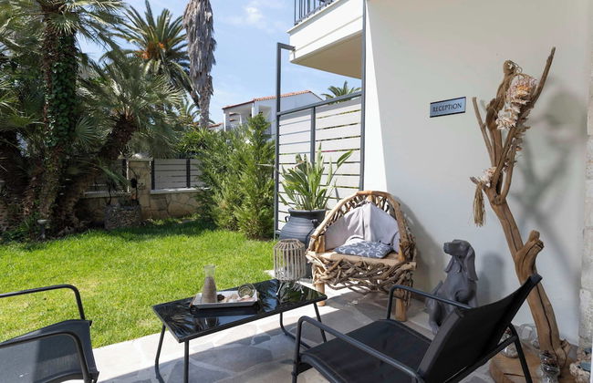 Danae Comfort Living - Photo 31