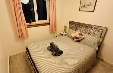 Modern & Cosy 3 Bedroom Inverkeithing home- Ideal for Edinburgh Dunfermline & St Andrews with Free Parking - Foto 14
