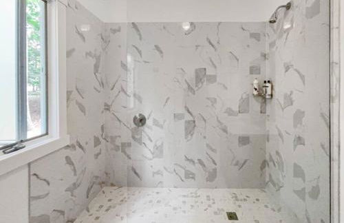 Contemporary 3BR Retreat in East Hampton - Foto 21