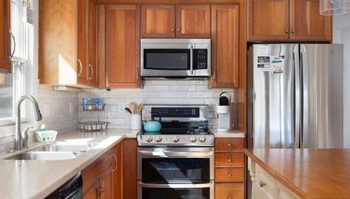 Relaxing Lakefront Retreat w/ Hot Tub & Dock - Foto 3