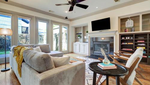 Spacious & Intimate Townhome near TMC/NRG Stadium/Rice Village - Foto 5, Game Room