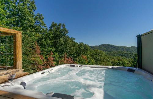 New Luxury 4 bedroom Mountain View Home w/hot tub! - Foto 20