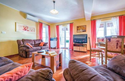 Four-Bedroom Holiday Home In Bregi - Foto 16