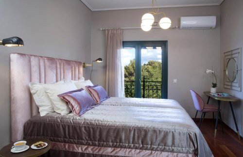 Avra Private Suites - Photo 31