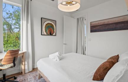 Brand New Low-Allergen Retreat with Hot Tub - Foto 31