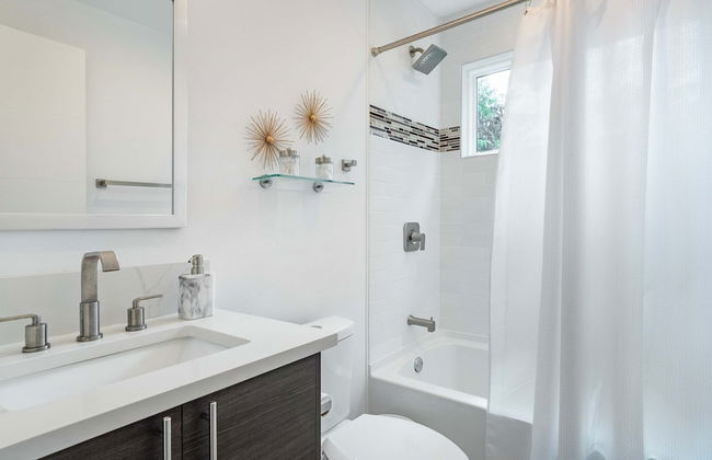 Upstay - Eastside Home w LRG Patio - Rooftop Deck - Foto 24