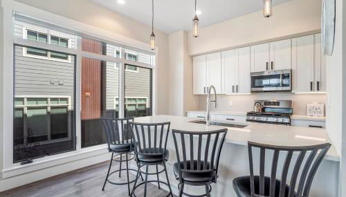 Cozy Downtown Condo with Jacuzzi 5 Min to Resort - Foto 5