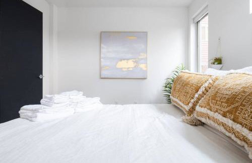 Walk to Restaurants from a Designer Cap Hill Home - Foto 50