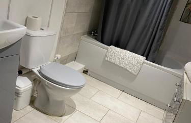 Hidden Treasure-Netflix and Wi-Fi-Basement flat - Foto 35