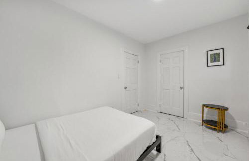 5MIN walk NYC Train Massage Chair Sleeps 12Plus - Foto 15