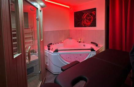 Nuit Défendue Jacuzzi-Sauna - Foto 13