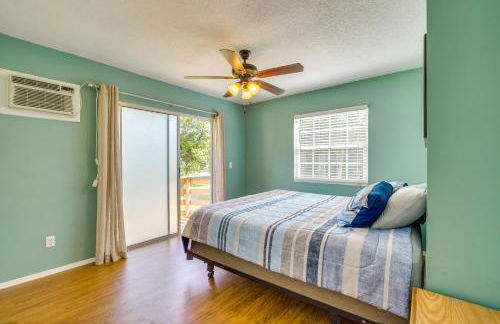 Relax Fireside Riverfront Inglis Duplex with Dock - Foto 12