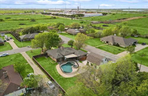 Gorgeous 4BR Holiday Home with Huge Yard and Pool - Foto 10