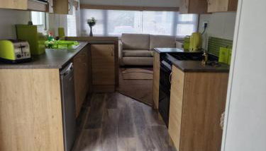 Lodge Sleeps 4 - Pet Friendly with Private Parking - Foto 4