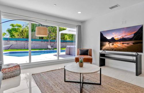 New cheerful villa, Pool, Spa, Mini Golf, Game room, Fire pit next to Disneyland - Foto 2