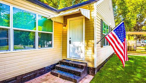 Mid-Town Cave for 6 Guests 3 Bedroom 1 Bath - Foto 2