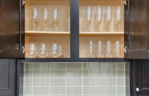 Lumber Barons Detroit Brush Park Penthouse 3BR 2 Kings 1 Queen 2 Baths 1 Car Garage - Photo 42