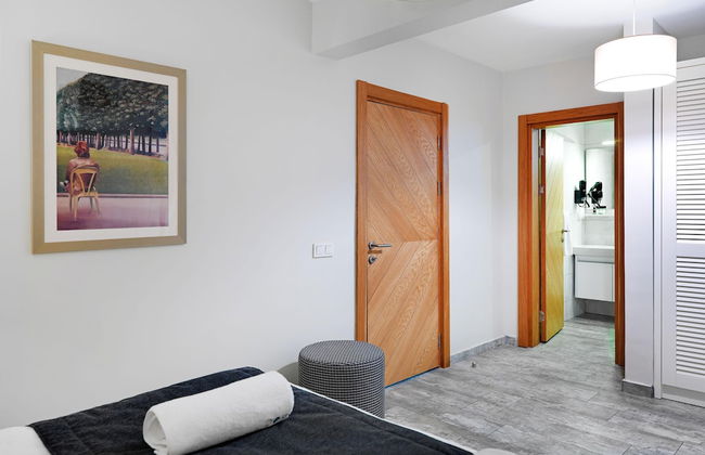 Dorman Suites Hotel - Photo 12