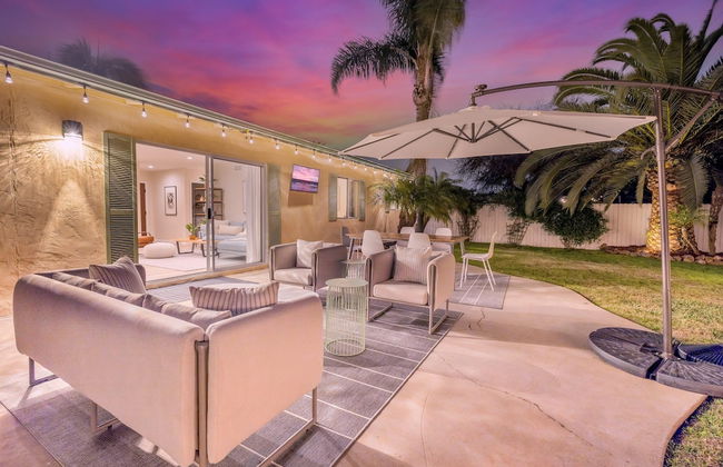 Designer Coastal Paradise w Pool - Steps to Beach - Foto 1