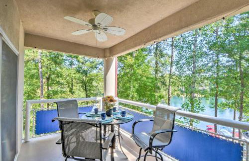 Views, Pools and Marina Lake Keowee Condo! - Foto 1