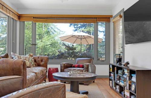 Stylish 3BR Retreat Close to Coast & Wineries - Foto 10